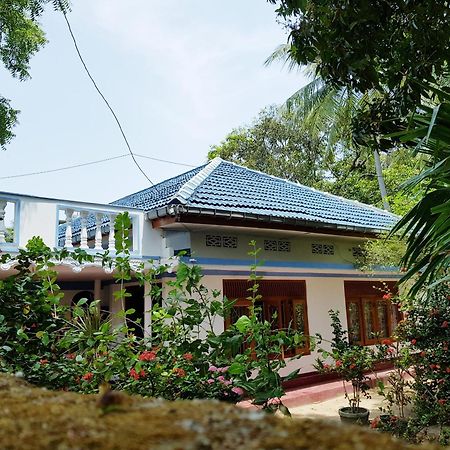 Breeze Guest House 亭可马里 外观 照片